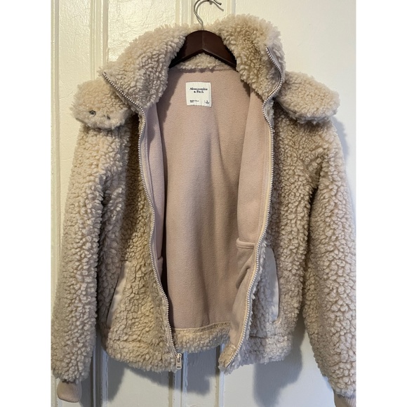 Abercrombie & Fitch Faux Teddy Sherpa Jacket with Detachable Hood - Picture 7 of 10
